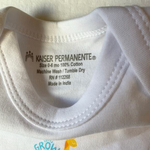 Set of 5 Baby Boy Girl Shirt Sleepwear Hat Blankets Long Sleeve size 0-6M White - Picture 6 of 6